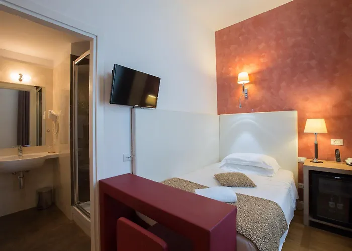 Floris Hotel